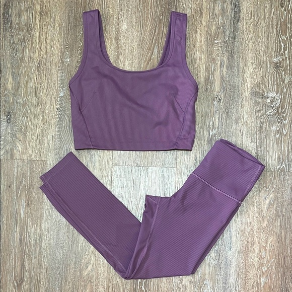 Like New Lululemon Wunder Train Set. Grape Thistle. Size Top 6/Bottom 4 - Picture 1 of 10